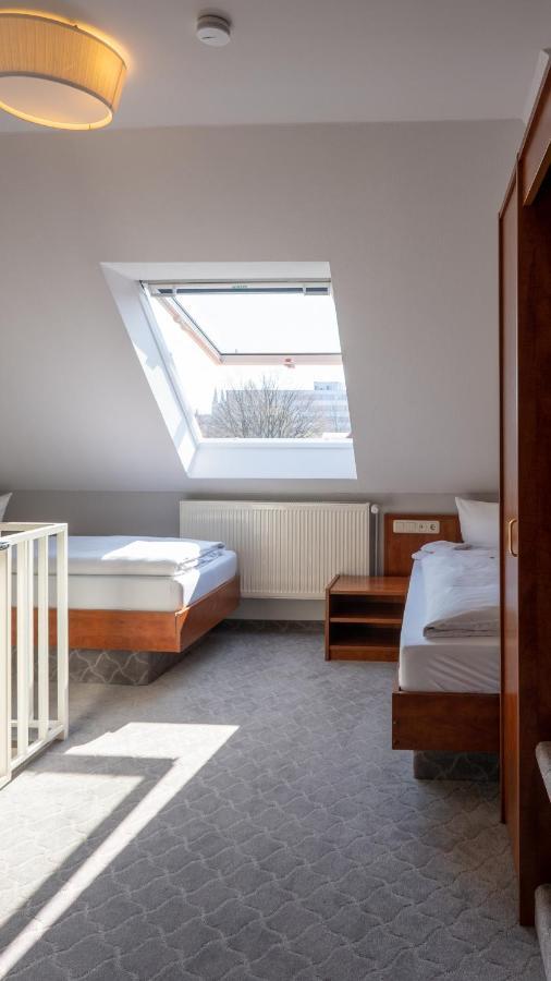 Hotel Am Uenglinger Tor ชเตนดัล ภายนอก รูปภาพ