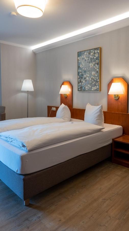 Hotel Am Uenglinger Tor ชเตนดัล ภายนอก รูปภาพ