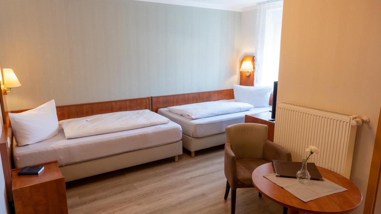 Hotel Am Uenglinger Tor ชเตนดัล ภายนอก รูปภาพ