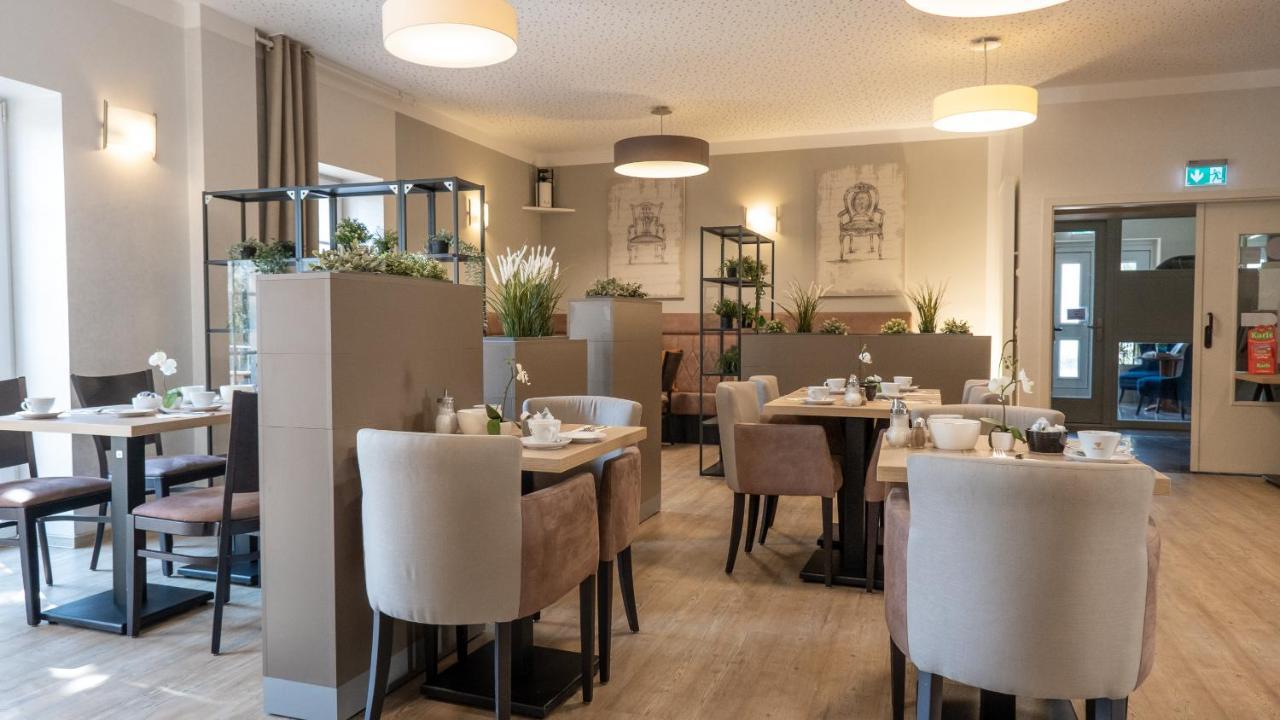 Hotel Am Uenglinger Tor ชเตนดัล ภายนอก รูปภาพ