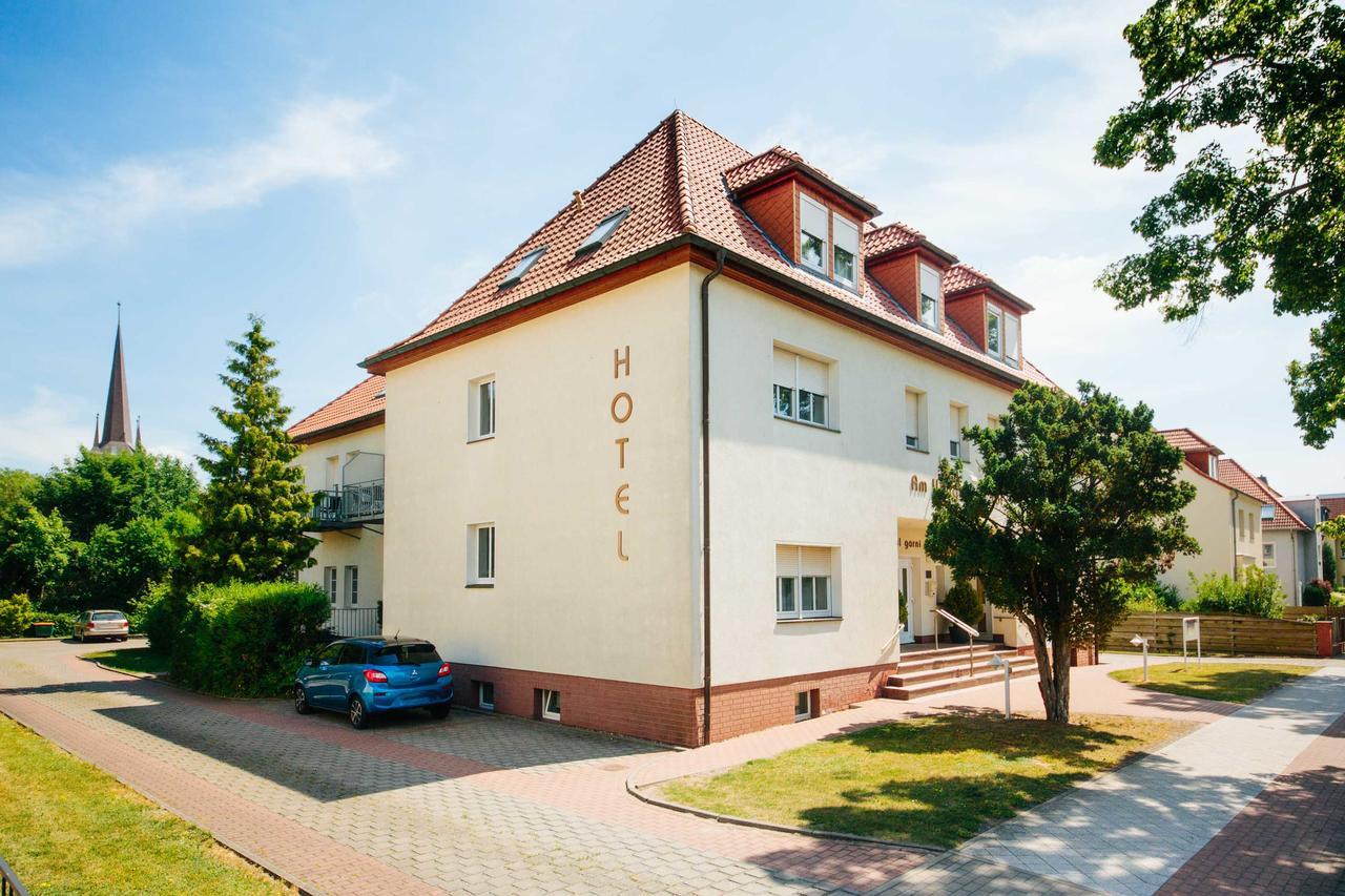 Hotel Am Uenglinger Tor ชเตนดัล ภายนอก รูปภาพ