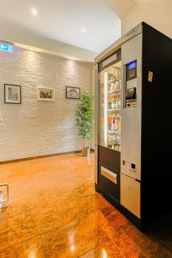 Hotel Am Uenglinger Tor ชเตนดัล ภายนอก รูปภาพ
